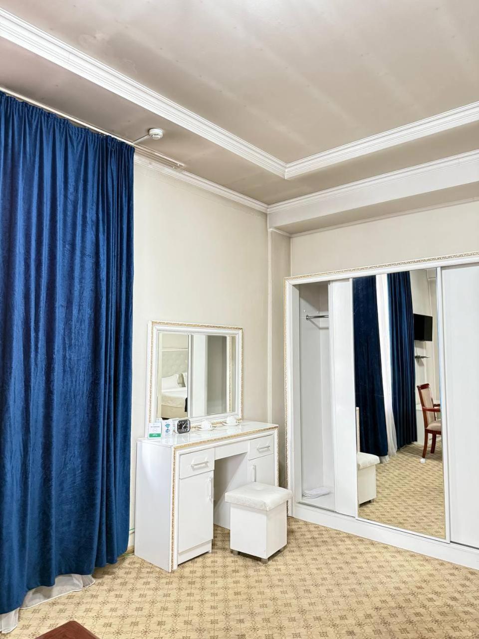 Sultan Jalal-Abad Hotel Eksteriør billede